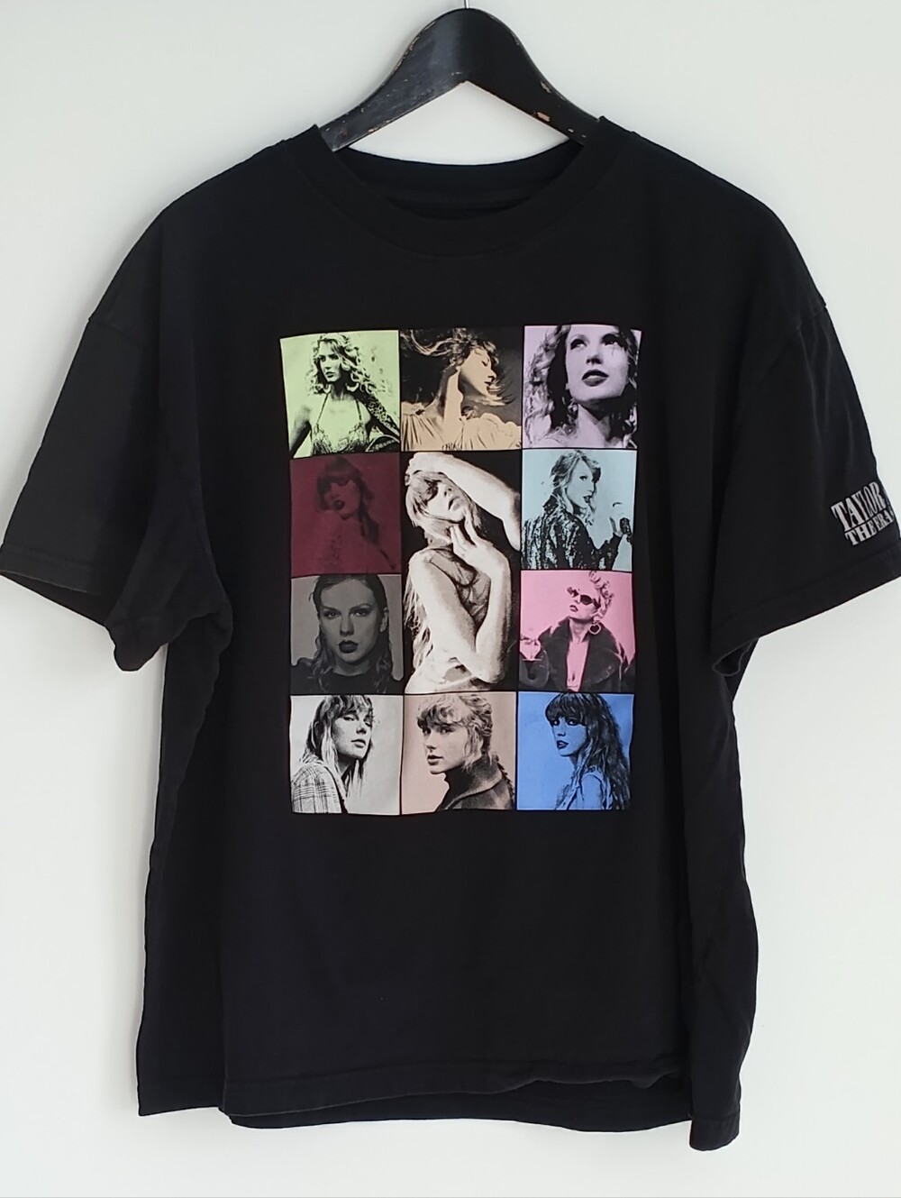 Taylor Swift The Eras Tour 2023 2024 Black Graphic Merch Tee 23x24.75